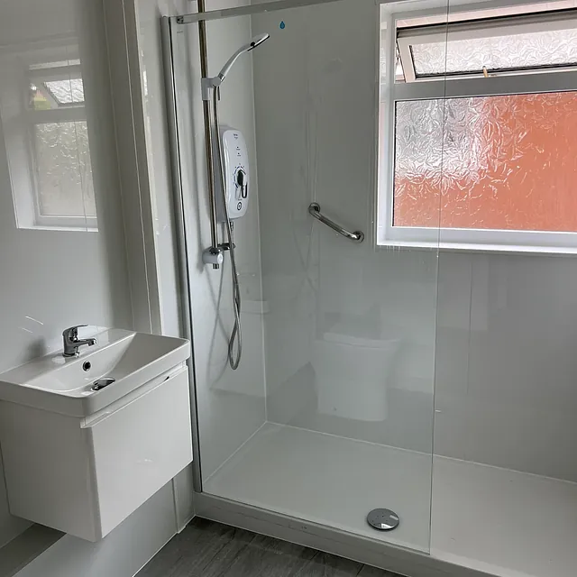 Example Alan Hall Plumbing finished bathroom