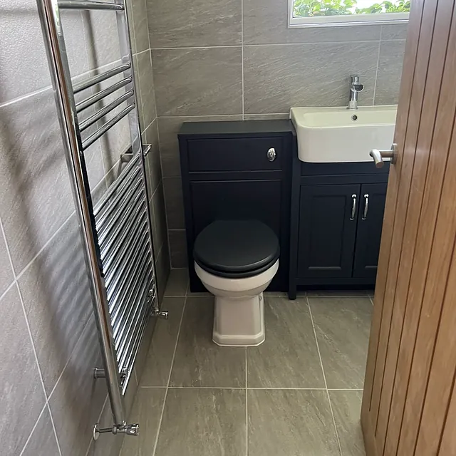 Example Alan Hall Plumbing finished bathroom