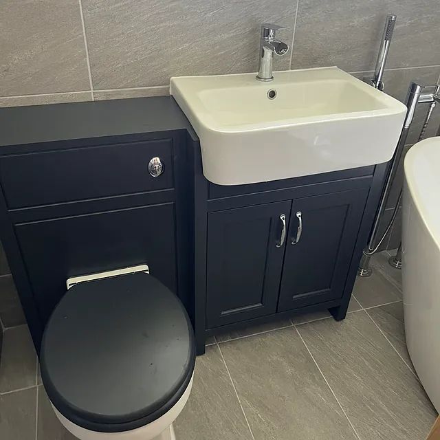 Example Alan Hall Plumbing finished bathroom