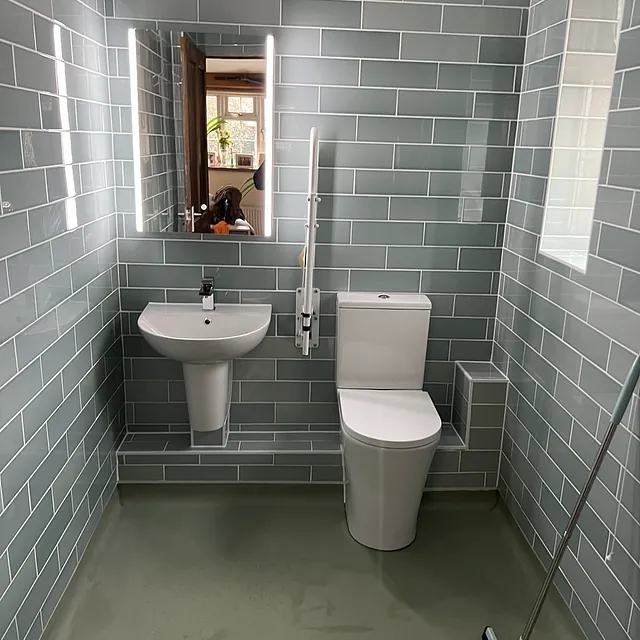 Example Alan Hall Plumbing finished bathroom