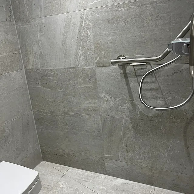 Example Alan Hall Plumbing finished bathroom